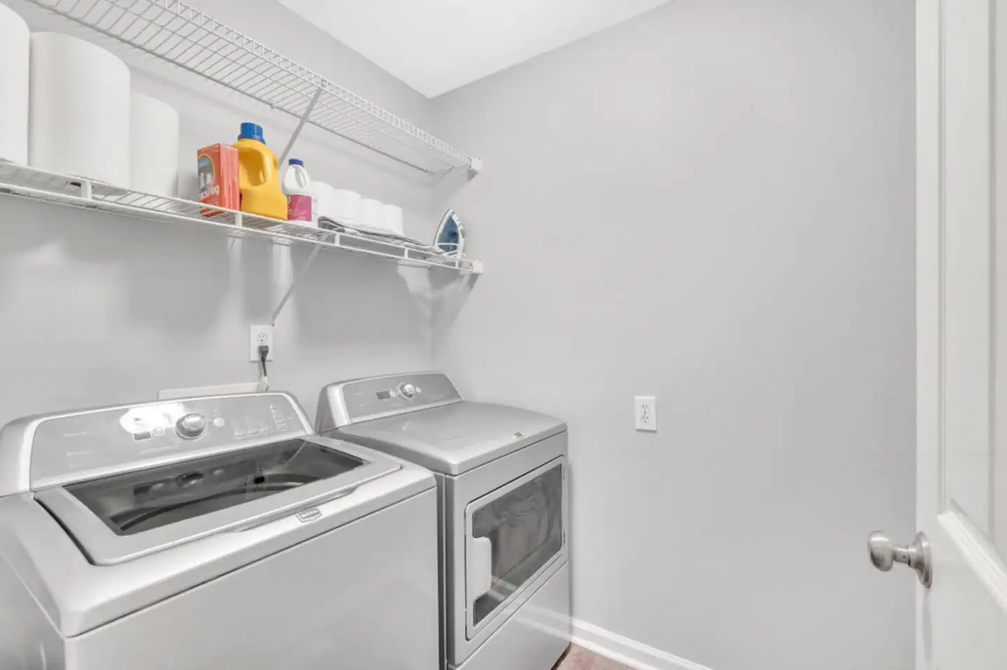 Laundry on main level avail for guest use.