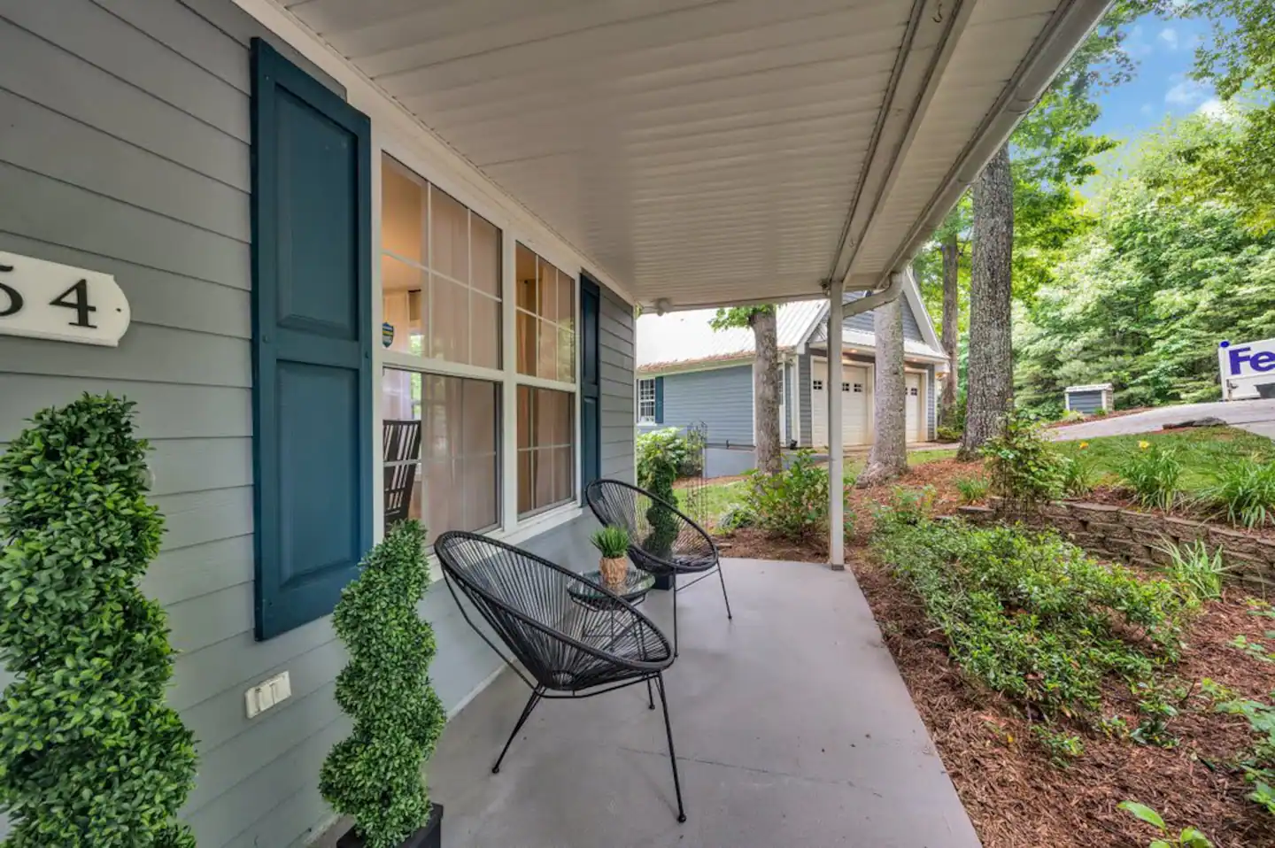 Welcome to the Tuscan Lake Side Villa - Tranquility and Fun awaits you!